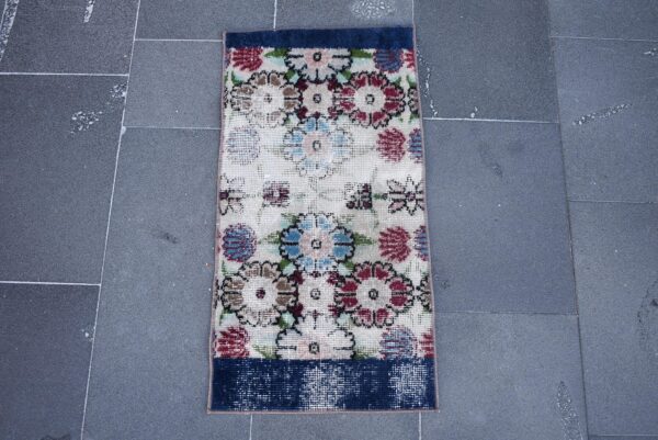 1.3 ft. x 2.6 ft. Vintage Turkish Rug TR00597 Image 3
