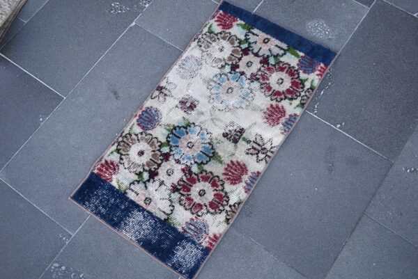 1.3 ft. x 2.6 ft. Vintage Turkish Rug TR00597 Image 1