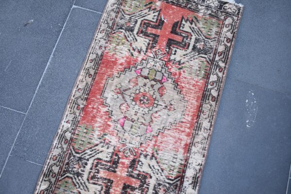 1.6 ft. x 3.4 ft. Vintage Turkish Rug TR00617 Image 4