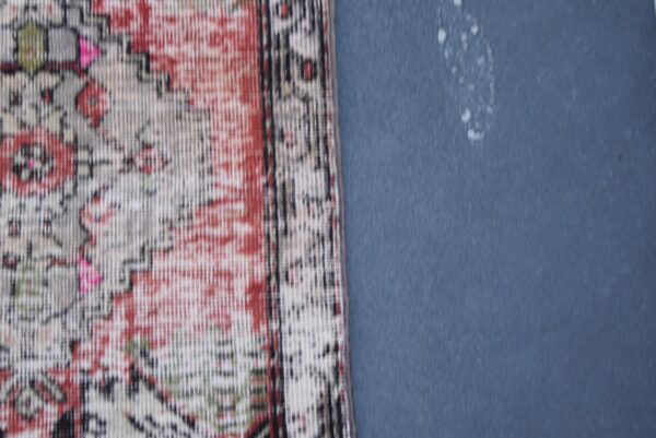 1.6 ft. x 3.4 ft. Vintage Turkish Rug TR00617 Image 6