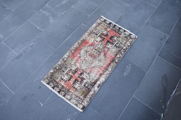 1.6 ft. x 3.4 ft. Vintage Turkish Rug TR00617 Image 1