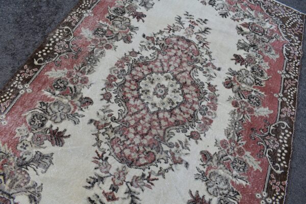 5.8 ft. x 8.7 ft. Vintage Turkish Rug TR00627 Image 4