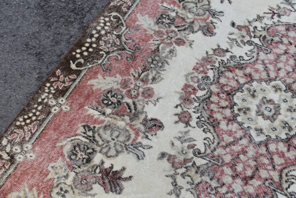 5.8 ft. x 8.7 ft. Vintage Turkish Rug TR00627 Image 6