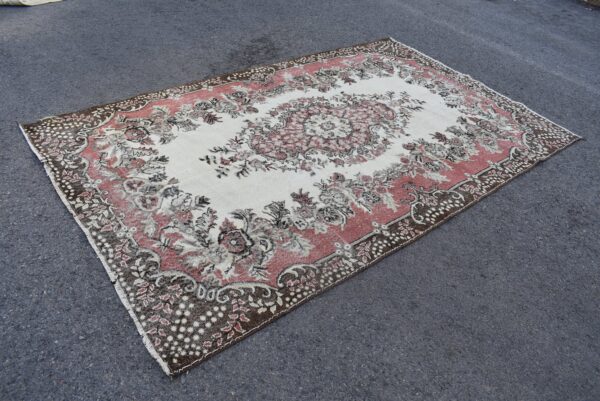 5.8 ft. x 8.7 ft. Vintage Turkish Rug TR00627 Image 1