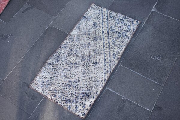 1.3 ft. x 2.6 ft. Vintage Turkish Rug TR00677 Image 1