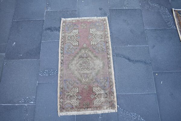 1.4 ft. x 2.8 ft. Vintage Turkish Rug TR00687 Image 3