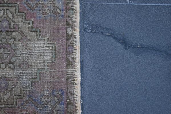 1.4 ft. x 2.8 ft. Vintage Turkish Rug TR00687 Image 6