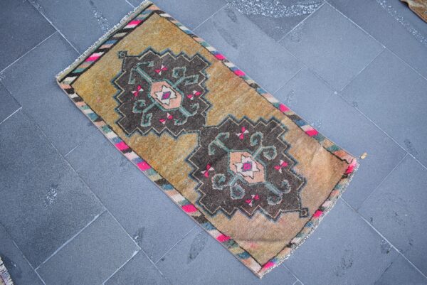 1.7 ft. x 3.6 ft. Vintage Turkish Rug TR00697 Image 2