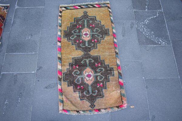 1.7 ft. x 3.6 ft. Vintage Turkish Rug TR00697 Image 3