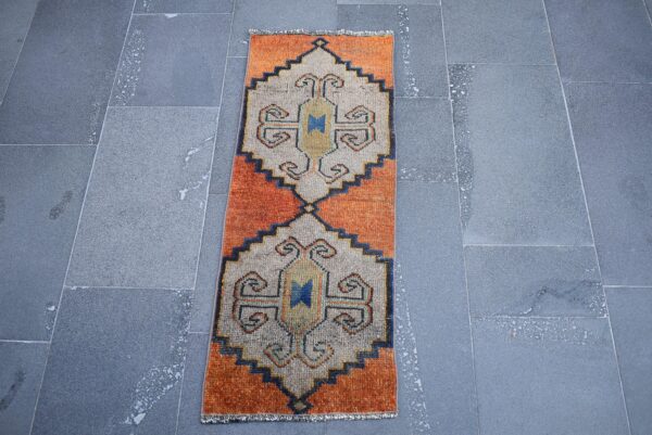 1.5 ft. x 3.1 ft. Vintage Turkish Rug TR00707 Image 2