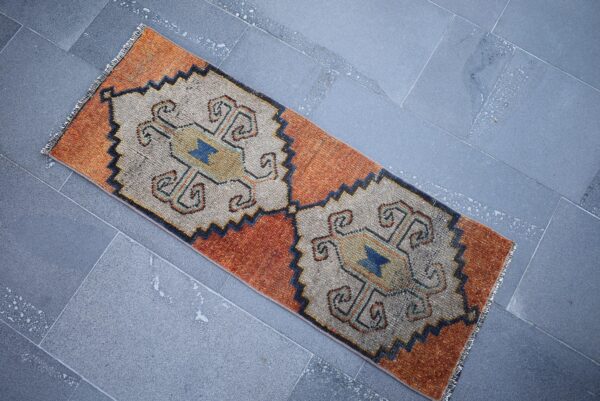 1.5 ft. x 3.1 ft. Vintage Turkish Rug TR00707 Image 3