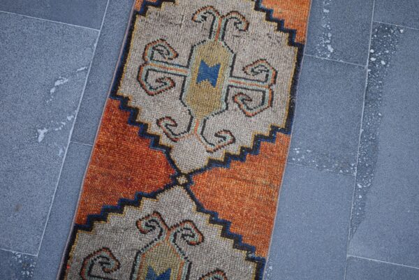 1.5 ft. x 3.1 ft. Vintage Turkish Rug TR00707 Image 4