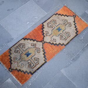 1.5 ft. x 3.1 ft. Vintage Turkish Rug TR00707 Image 1