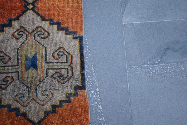 1.5 ft. x 3.1 ft. Vintage Turkish Rug TR00707 Image 6