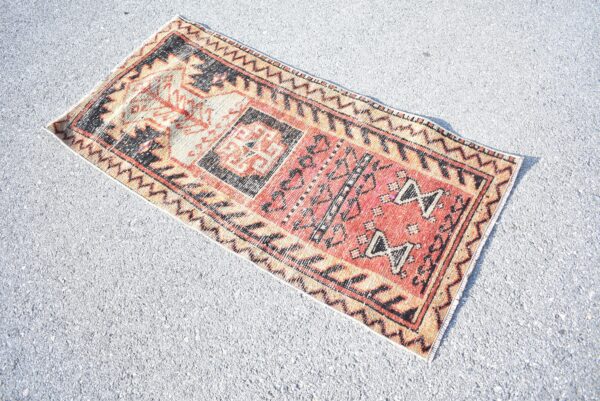 2.3 ft. x 4.8 ft. Vintage Turkish Rug TR00717 Image 3