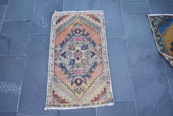 1.7 ft. x 3.1 ft. Vintage Turkish Rug TR00727 Image 3