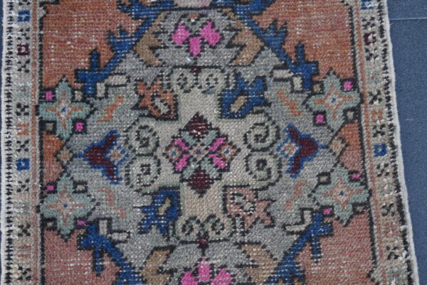 1.7 ft. x 3.1 ft. Vintage Turkish Rug TR00727 Image 5