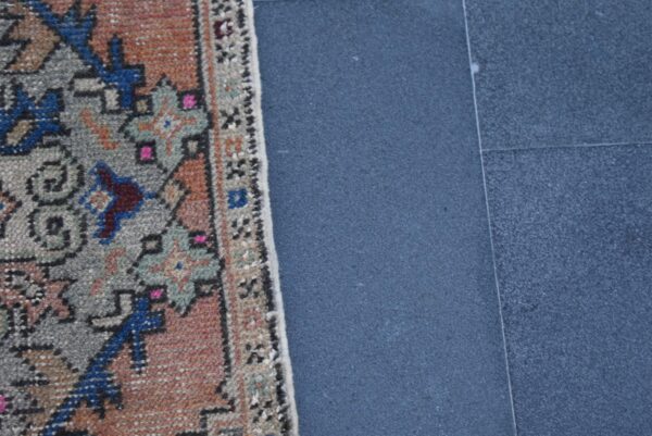1.7 ft. x 3.1 ft. Vintage Turkish Rug TR00727 Image 6