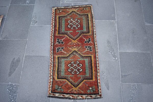 1.5 ft. x 3.3 ft. Vintage Turkish Rug TR00737 Image 3