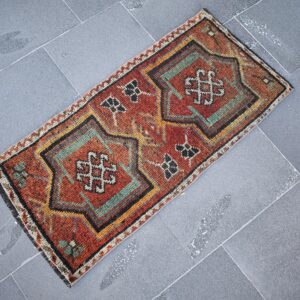 1.5 ft. x 3.3 ft. Vintage Turkish Rug TR00737 Image 1