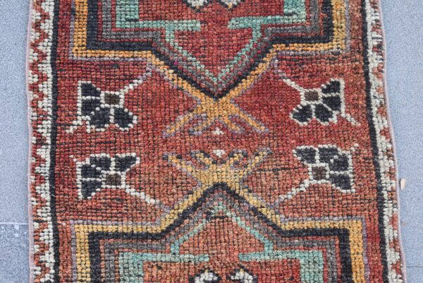 1.5 ft. x 3.3 ft. Vintage Turkish Rug TR00737 Image 5