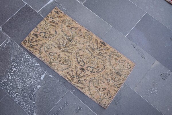 1.4 ft. x 2.6 ft. Vintage Turkish Rug TR00867 Image 2