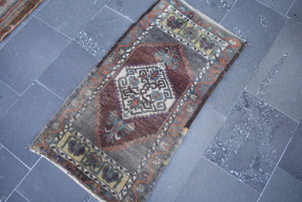 1.9 ft. x 3.7 ft. Vintage Turkish Rug TR00897 Image 1