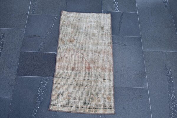 1.4 ft. x 2.7 ft. Vintage Turkish Rug TR00947 Image 2