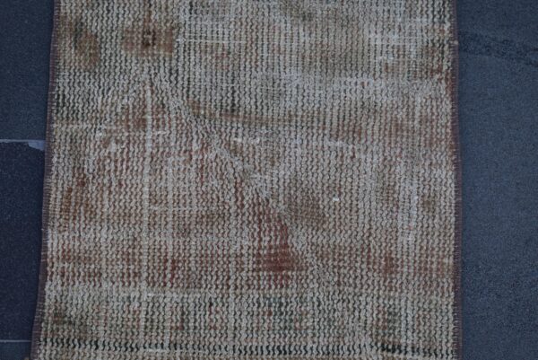 1.4 ft. x 2.7 ft. Vintage Turkish Rug TR00947 Image 5