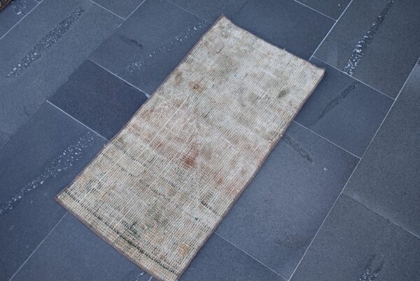 1.4 ft. x 2.7 ft. Vintage Turkish Rug TR00947 Image 1
