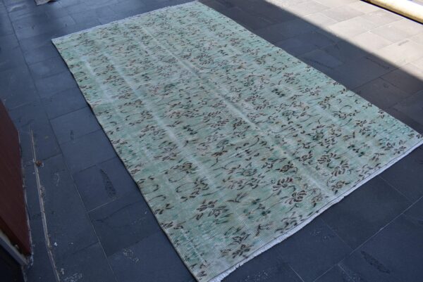 5.7 ft. x 9.4 ft. Vintage Turkish Rug TR00957 Image 2