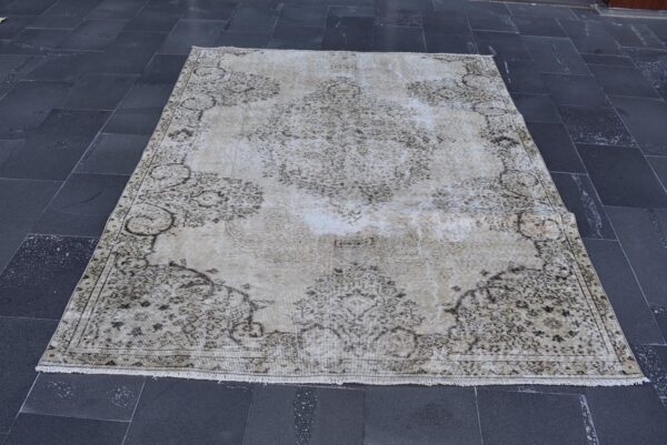 5.6 ft. x 7.6 ft. Vintage Turkish Rug TR00987 Image 3