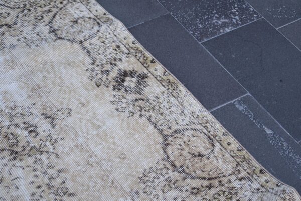 5.6 ft. x 7.6 ft. Vintage Turkish Rug TR00987 Image 5