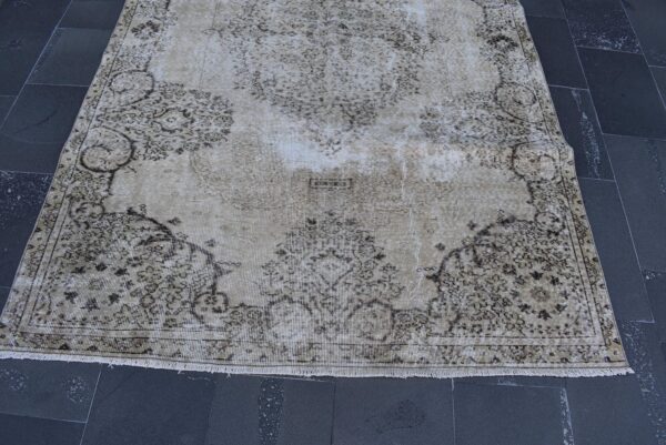 5.6 ft. x 7.6 ft. Vintage Turkish Rug TR00987 Image 6