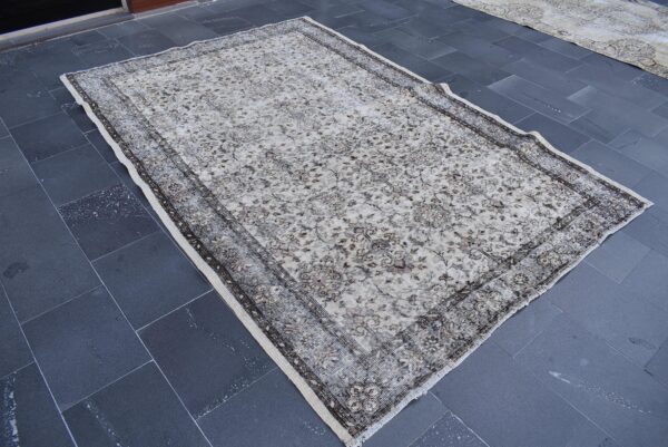 6 ft. x 9 ft. Vintage Turkish Rug TR01007 Image 2
