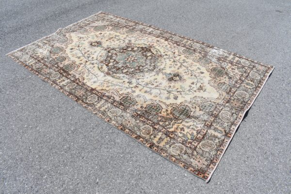 5.5 ft. x 8.7 ft. Vintage Turkish Rug TR01077 Image 3