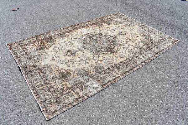 5.5 ft. x 8.7 ft. Vintage Turkish Rug TR01077 Image 1