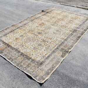 5.6 ft. x 9.3 ft. Vintage Turkish Rug TR01127 Image 1