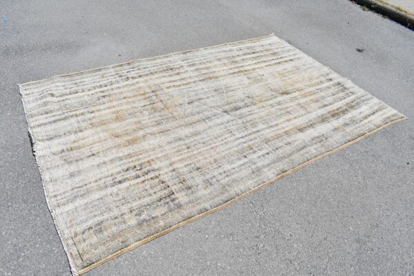 5.6 ft. x 8.6 ft. Vintage Turkish Rug TR01427 Image 1