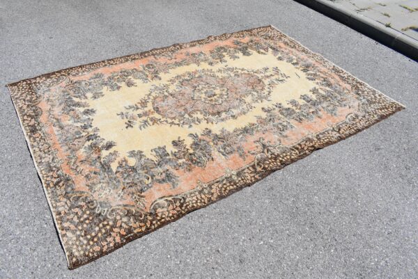 5.5 ft. x 8.6 ft. Vintage Turkish Rug TR01467 Image 2