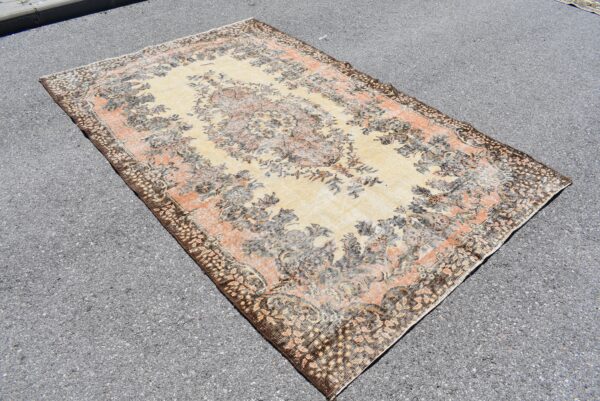 5.5 ft. x 8.6 ft. Vintage Turkish Rug TR01467 Image 1