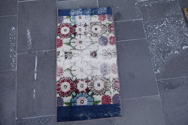 2 ft. x 2.7 ft. Vintage Turkish Rug TR01577 Image 2