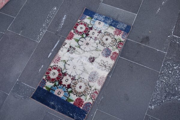 2 ft. x 2.7 ft. Vintage Turkish Rug TR01577 Image 3