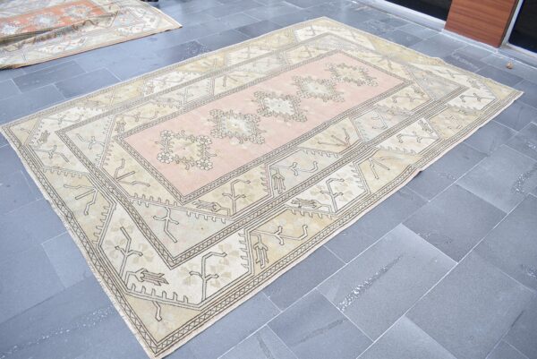 6.4 ft. x 9.6 ft. Vintage Turkish Rug TR01687 Image 1