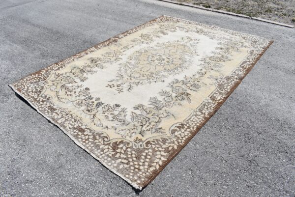 6 ft. x 9.1 ft. Vintage Turkish Rug TR01717 Image 1