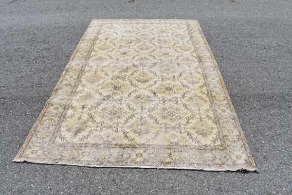 5.7 ft. x 9.3 ft. Vintage Turkish Rug TR01747 Image 2