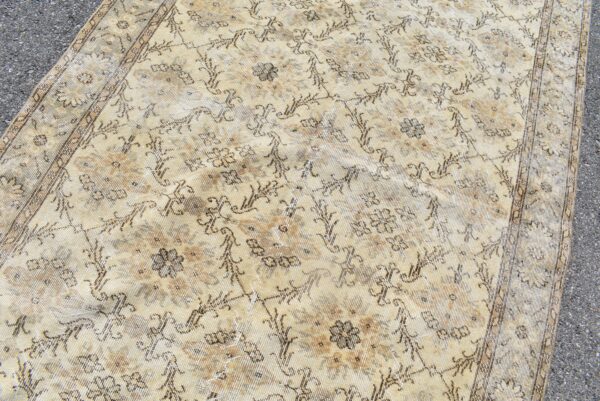 5.7 ft. x 9.3 ft. Vintage Turkish Rug TR01747 Image 4
