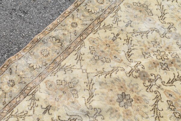 5.7 ft. x 9.3 ft. Vintage Turkish Rug TR01747 Image 6