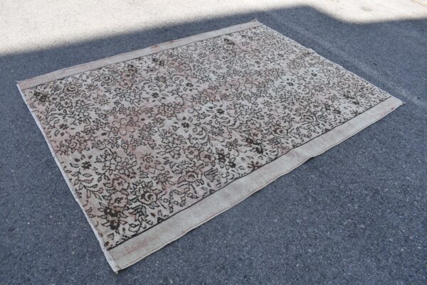 5.8 ft. x 8 ft. Vintage Turkish Rug TR01767 Image 1