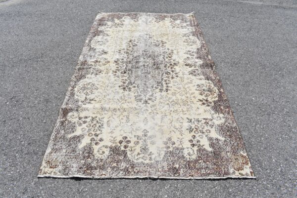 4.7 ft. x 8.5 ft. Vintage Turkish Rug TR01917 Image 2
